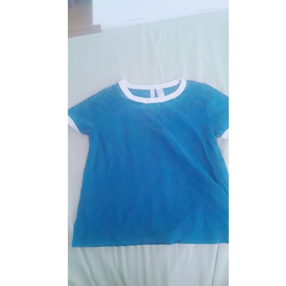 H&M small t shirt
